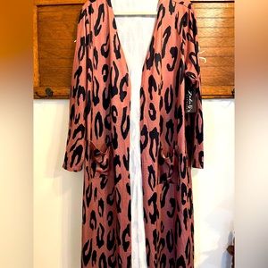 New with Tags Boutique Leopard print Cardigan size 2x  with pockets